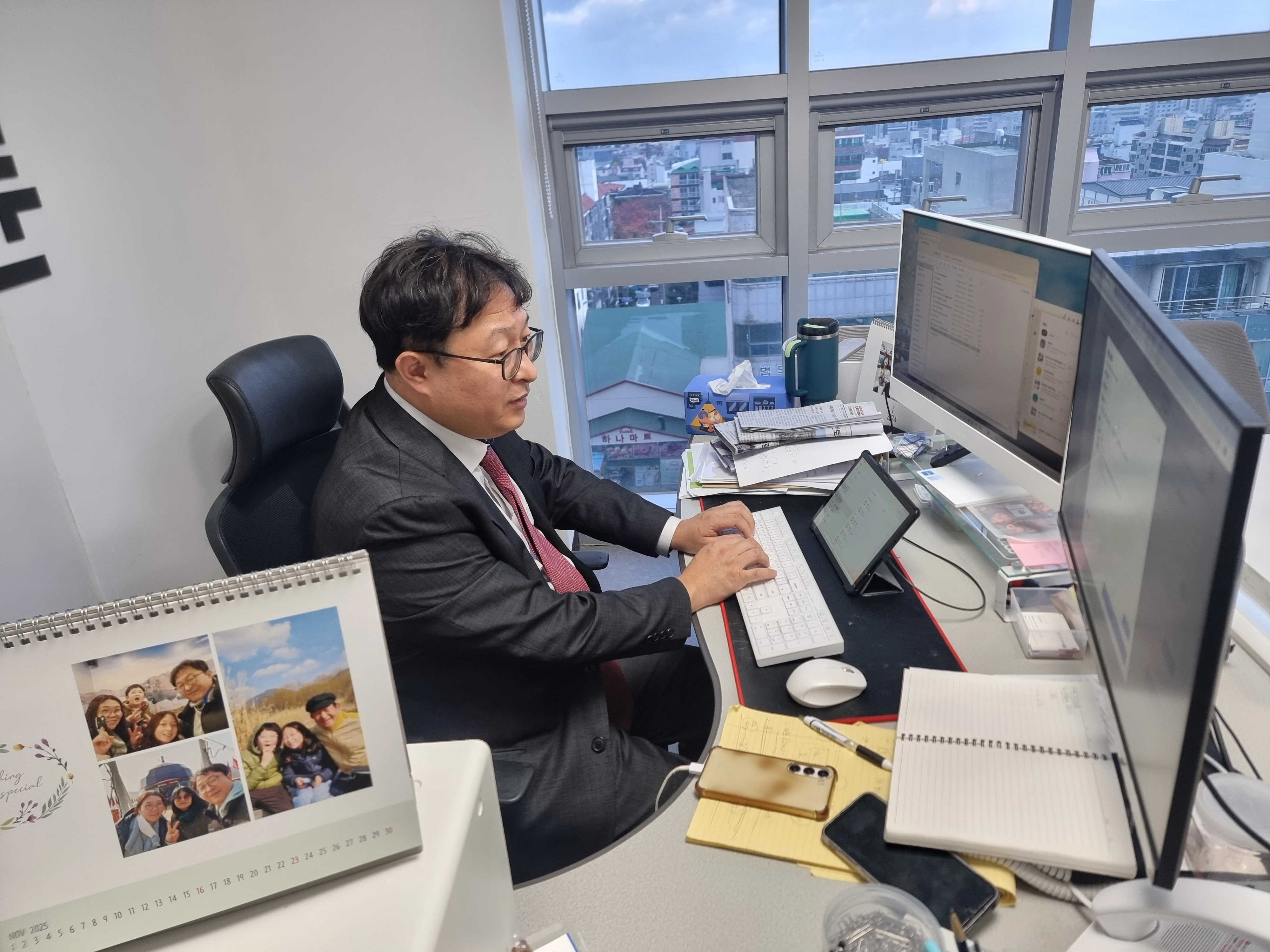 법무법인(유한) 대륜 제주사무소에서 근무하고 있는 고승석 소장 / SNN