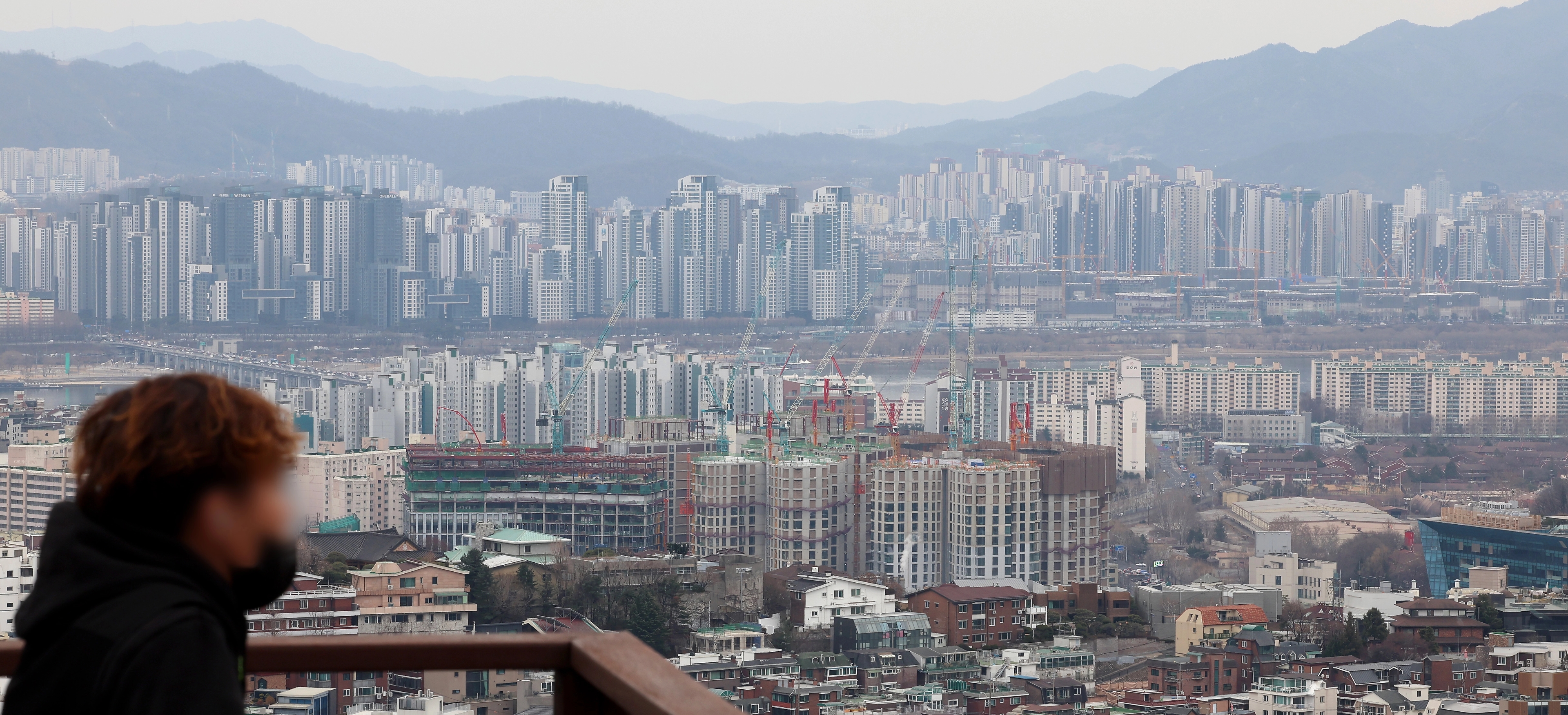 ์์ธ ๋จ์ฐ ์ ๋ง๋์์ ๋ฐ๋ผ๋ณธ ์ํํธ ๋จ์ง [์ฐํฉ๋ด์ค