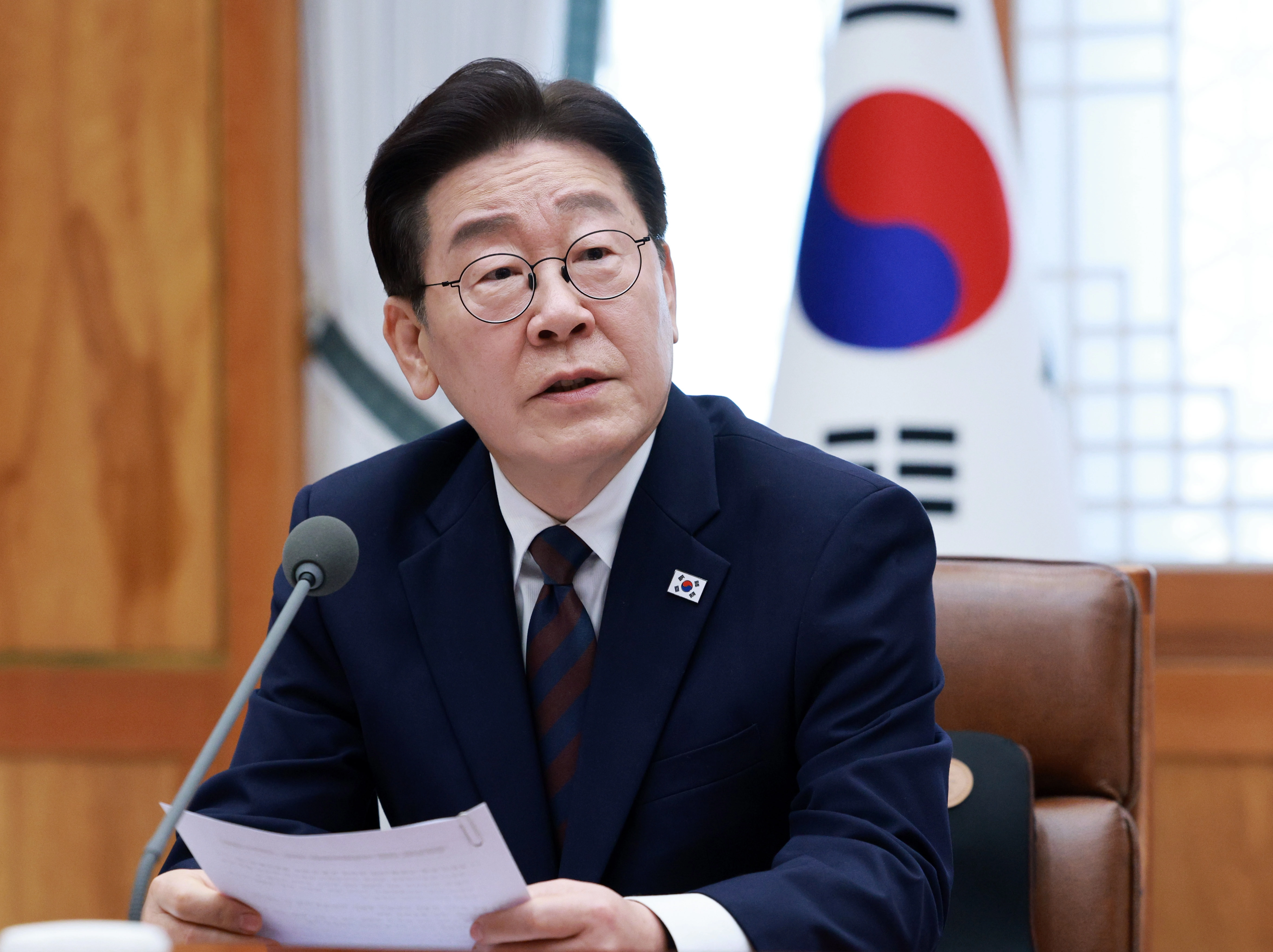 이재명 대통령이 9일 청와대에서 열린 중동상황 관련 비상경제점검회의에서 발언하고 있다. 2026.3.9