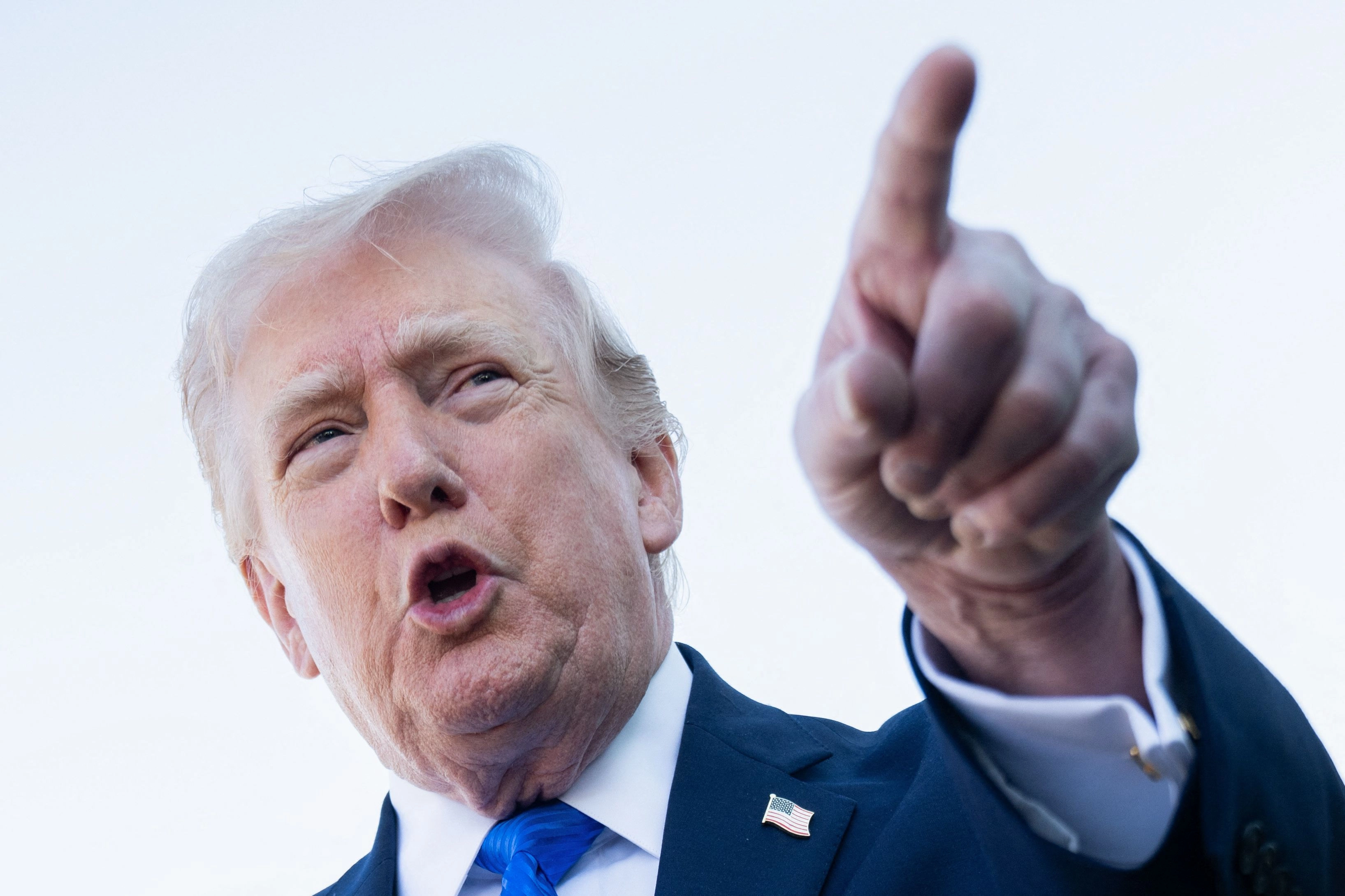 ํธ๋ผํ ๋ฏธ๊ตญ ๋ํต๋ น