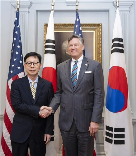 박윤주 외교부 1차관과 크리스토퍼 랜도 국무부 부장관 [외교부 제공.
