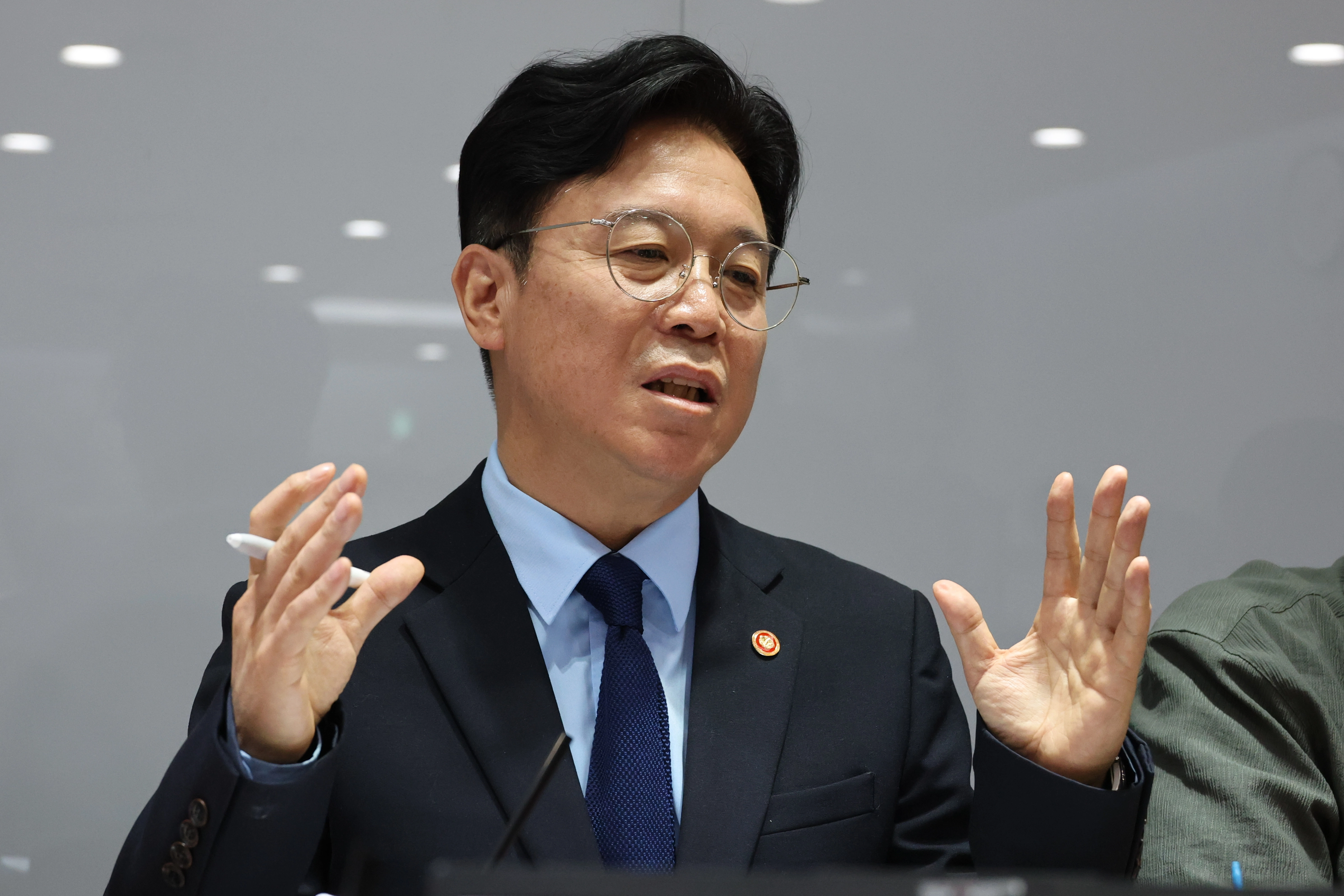 노동현안 관련 발언하는 김영훈 노동부 장관