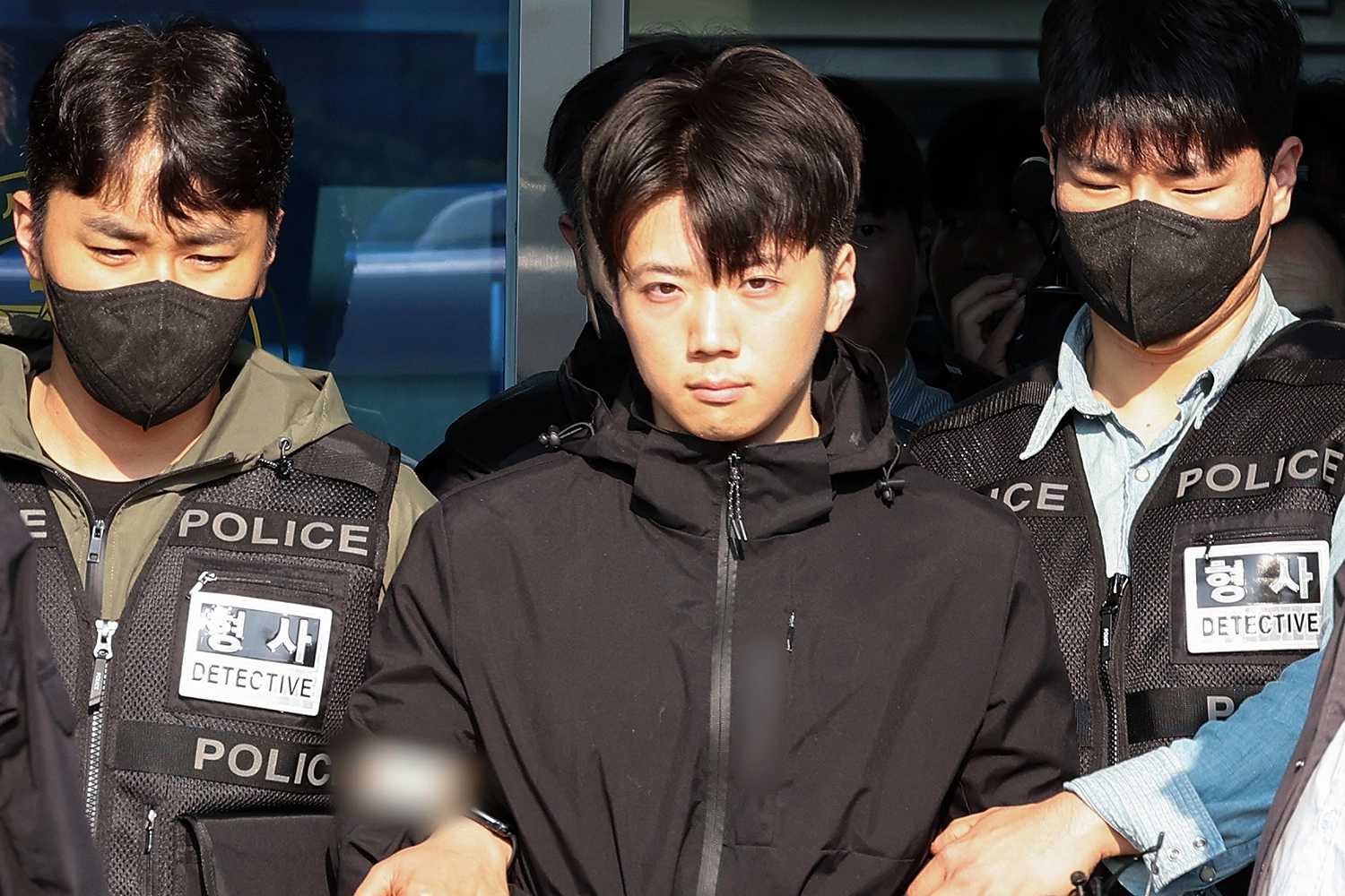 포토라인 선 '여고생 흉기 살인' 장윤기
